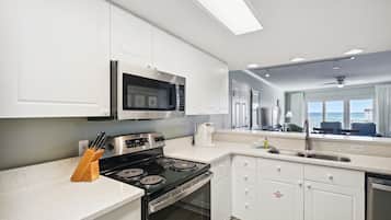 Condo, 3 Bedrooms | Private kitchen | Fridge, dishwasher, coffee/tea maker, toaster