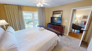 Condo, 2 Bedrooms | 2 bilik tidur, seterika/papan seterika, Wi-fi percuma 