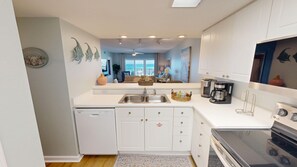 Apartamento, 2 habitaciones | Cocina privada | Frigorífico, cafetera o tetera y tostadora