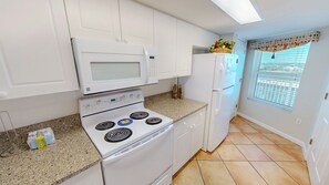 Condo, 2 Bedrooms | Private kitchen