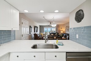 Condo, 2 Bedrooms | Private kitchen