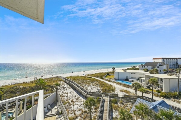Condo, 3 Bedrooms | Property grounds