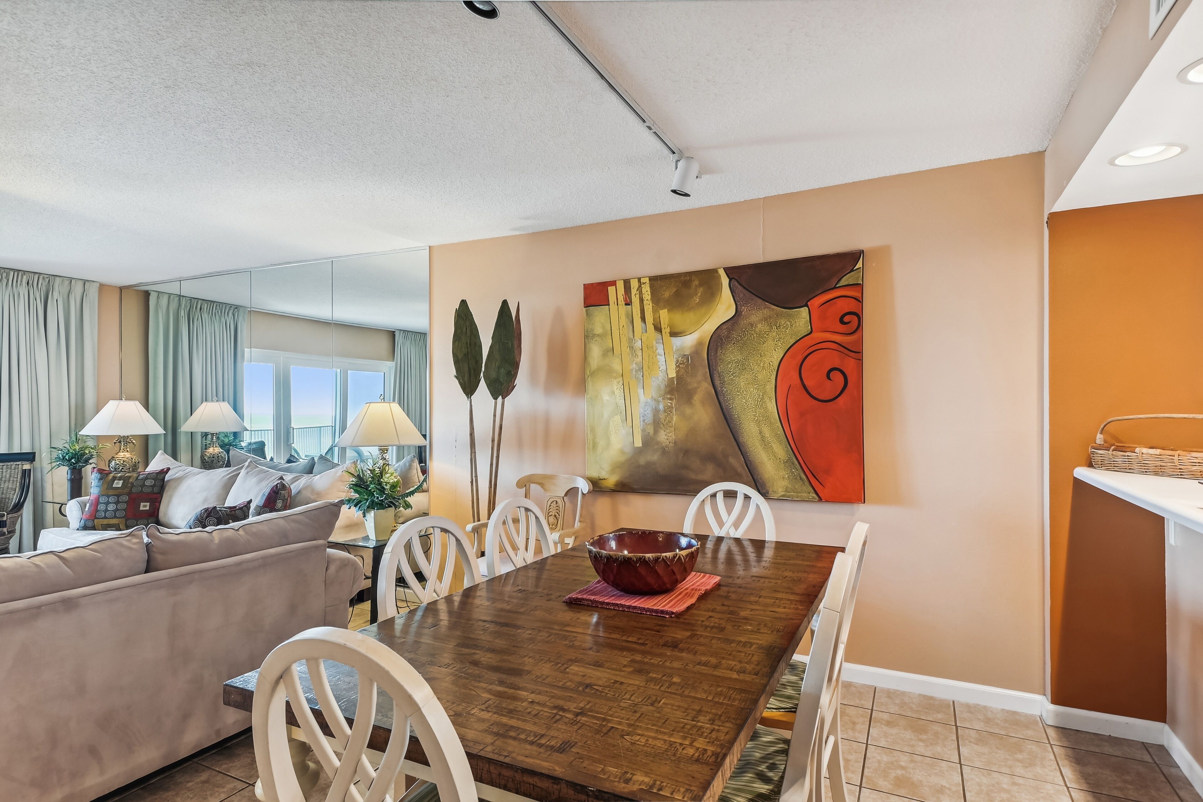 Condo, 2 Bedrooms | Dining