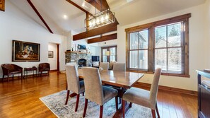 Townhome - 2 sovrum | Restauranger