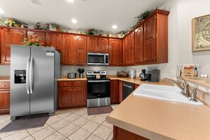 Condo, 2 Bedrooms | Private kitchen | Fridge, oven, coffee/tea maker, toaster - Reflection 2 Bedroom Condo by RedAwning (Hollister)