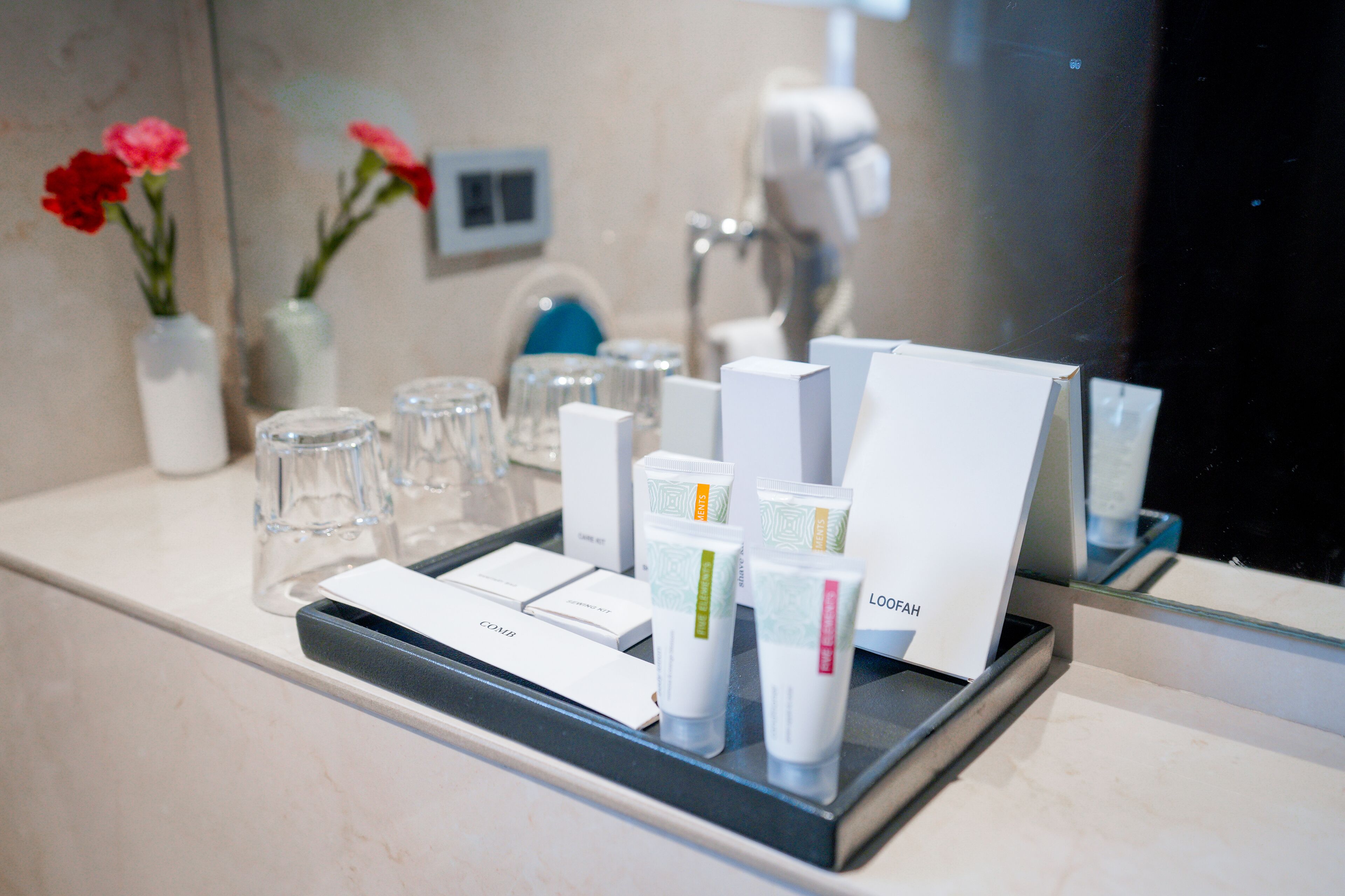 junior suite, 1 bedroom | bathroom | shower, free toiletries, hair dryer, towels