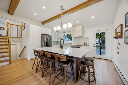 Stylish 4BR Home w/ EV Charger | Fam & Pet Ready