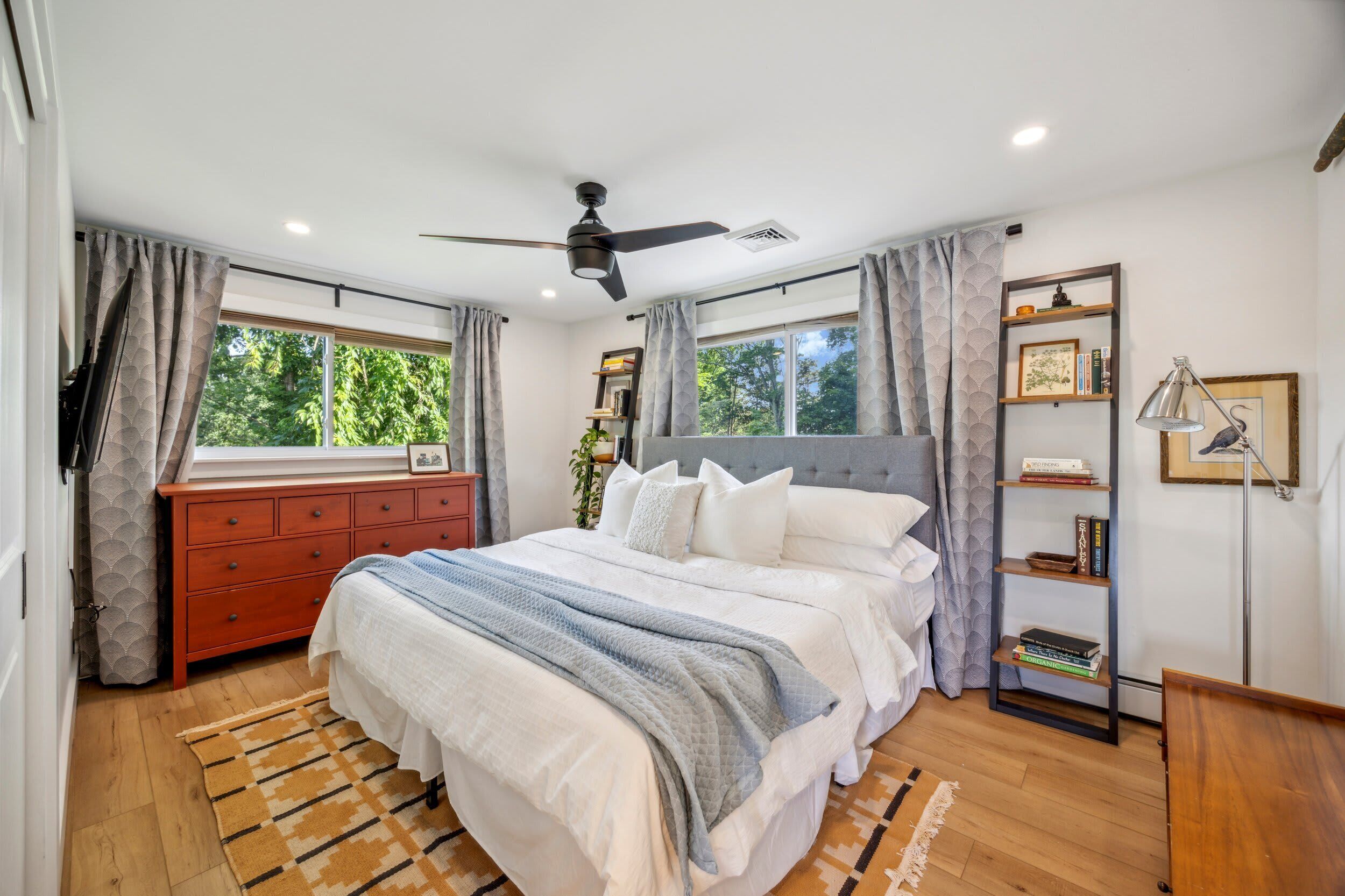 4 Schlafzimmer, Schreibtisch, Bügeleisen/Bügelbrett, Reisekinderbett