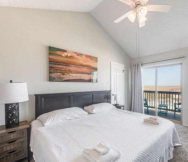 2 bedrooms, iron/ironing board, free WiFi, bed sheets - Charming Beachside Comfort with Beach & Pool Views from Private Balconies (Corpus Christi)