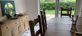 Secluded 4 bed bungalow in mature 1 acre gardens with b close to Sherwood Forest