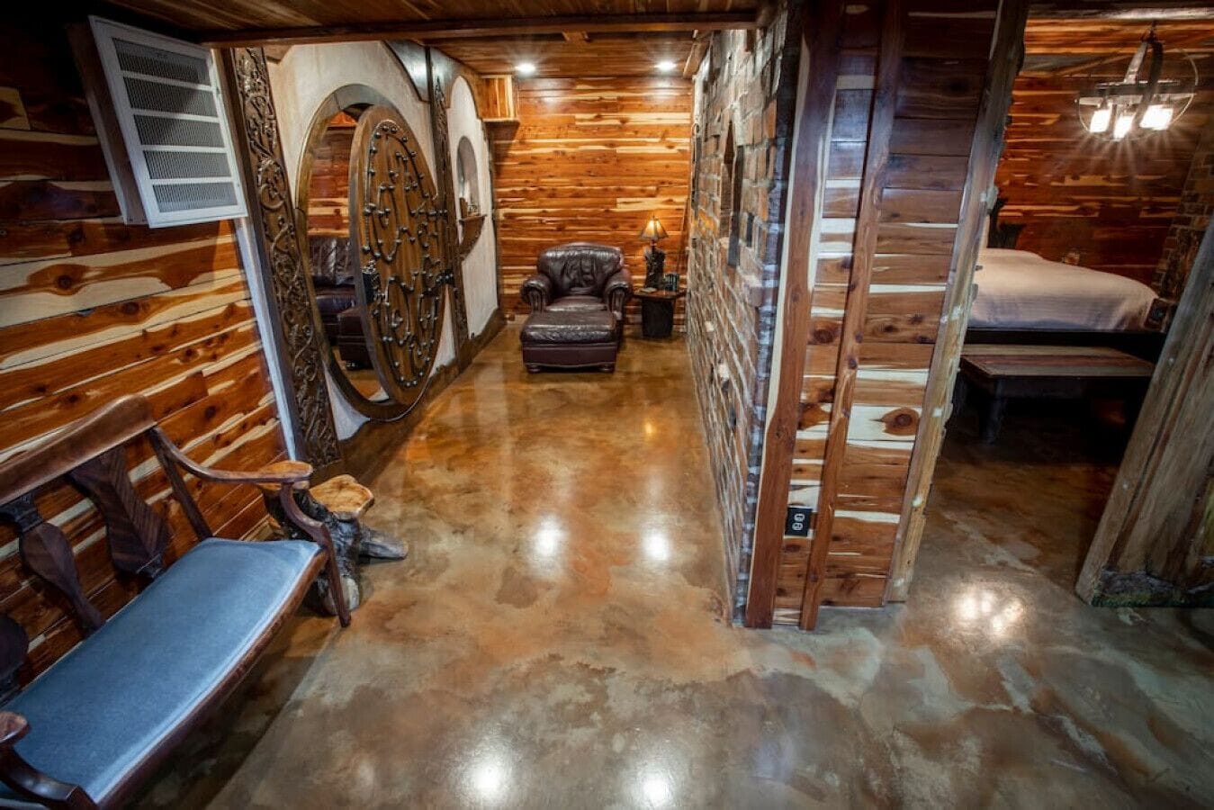 2 habitaciones, escritorio, tabla de planchar con plancha y wifi gratis 