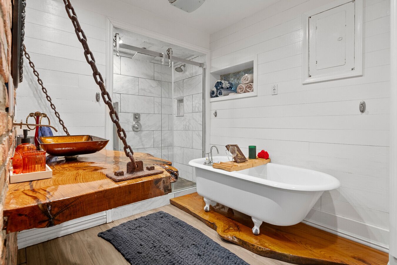 Sèche-cheveux, serviettes fournies