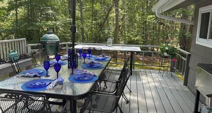 Charming North Fork Beach Cottage