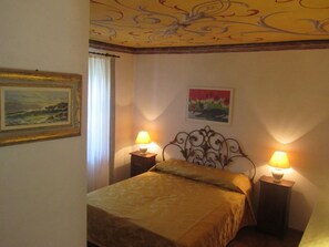 5 soverom, strykejern/-brett, wi-fi (inkludert) og sengetøy