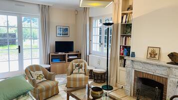 Télévision à écran plat