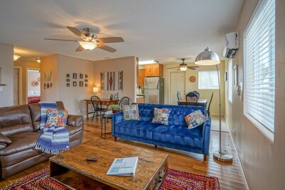 Walk2Old Town, 2bd/1ba, Large Yard, Pet Friendly!