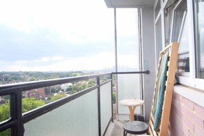 Apartment | Balcony - 2-bed Apartment in London Woolwich (London)