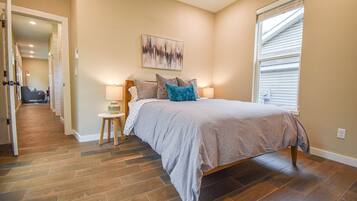 2 chambres, fer et planche à repasser, Wi-Fi, draps fournis