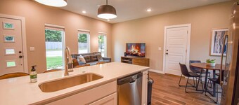 The Traveler - 3 mi to DT Fayetteville and UofA