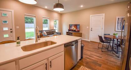 The Traveler - 3 mi to DT Fayetteville and UofA