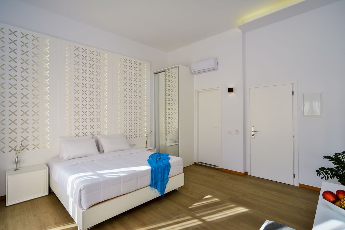 Superior Room with Balcony and Hammam | 1 bilik tidur, peralatan tempat tidur premium, peti besi dalam bilik