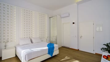 Superior Room with Balcony and Hammam | 1 bedroom, premium bedding, in-room safe, desk