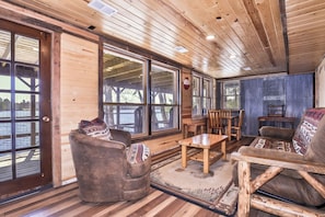 Smart TV, fireplace, DVD player, books