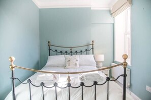 3 多间卧室、熨斗/熨衣板、WiFi、床单