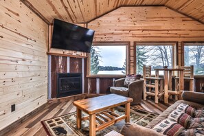 Smart TV, chimenea y reproductor de DVD 