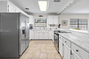 Fridge, microwave, oven, stovetop - Take a look at "The D Cottage" on the Bay (Lillain)
