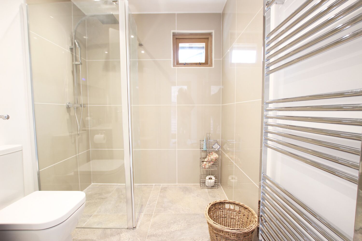 Shower, towels, toilet paper