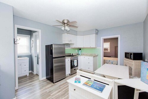 PG's Bungalow, 1.5 Blocks to Beach and Boardwalk, Pet Friendly