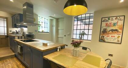 Cosy Apartment Sleeping 2 Close to City Centre