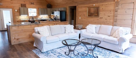 Smart TV, fireplace, Netflix, Hulu