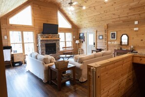 Smart TV, fireplace, Netflix, Hulu