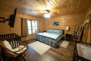 6 camere, una cassaforte in camera, una scrivania, ferro/asse da stiro