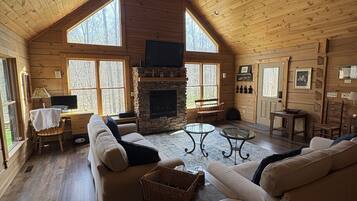 智能電視、壁爐、Netflix、Hulu