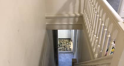 Apt near St. Christopher Hospital &Shriners Children Hospital