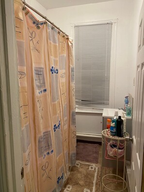 Interior - Apt near St. Christopher Hospital &Shriners Children Hospital (Philadelphia)