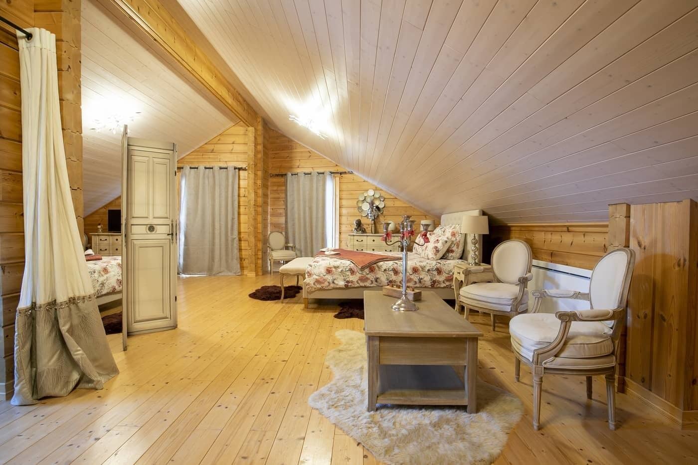 ميني بار وواي فاي مجانًا وملاءات أسرّة