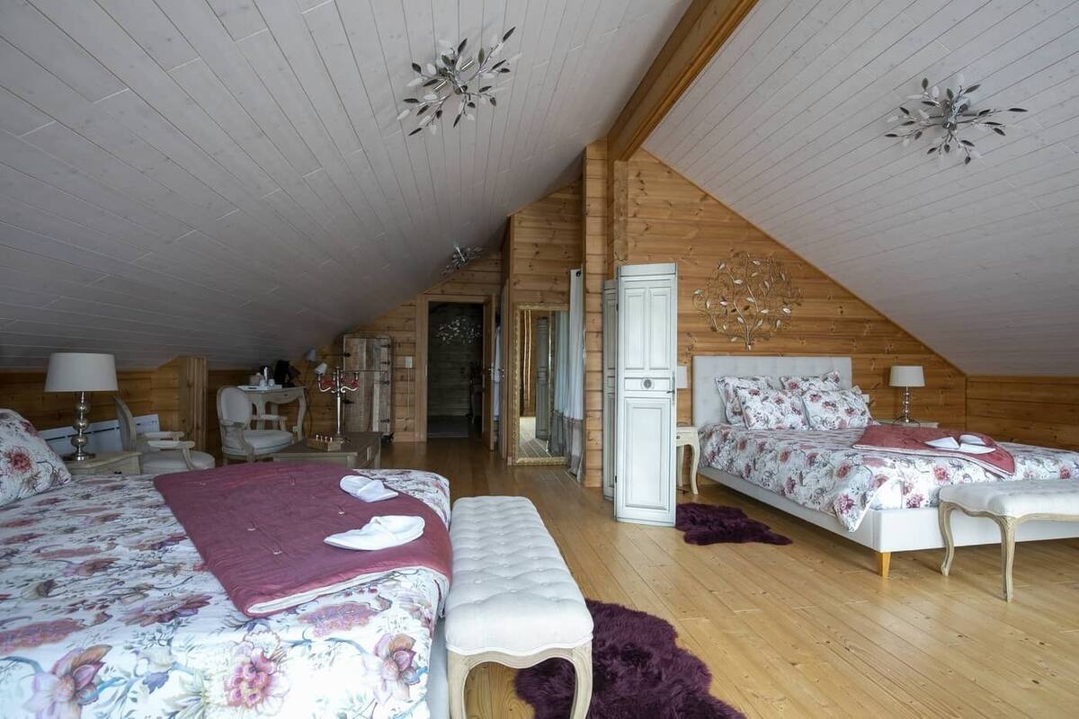 Quadruple Room (Sancerre) | Minibar, WiFi (free), bed sheets