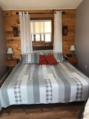 4 bedrooms, iron/ironing board, WiFi