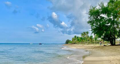 Minimalist & Modern Apartment I