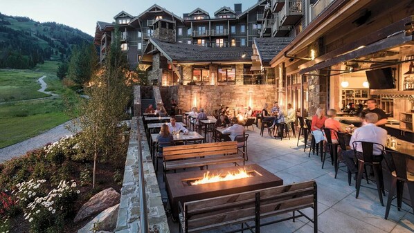 Outdoor dining - FOUR SEASONS Private Residence -- Ultimate Luxury Experience (Teton Village)