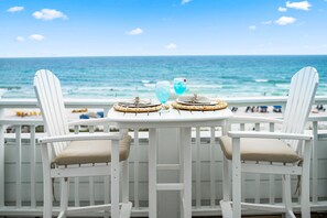 Outdoor dining - Book a Fall Getaway! Beachside #22 - Gulf Front in Watercolor! 2 Large Gulf-fron (Santa Rosa Beach)