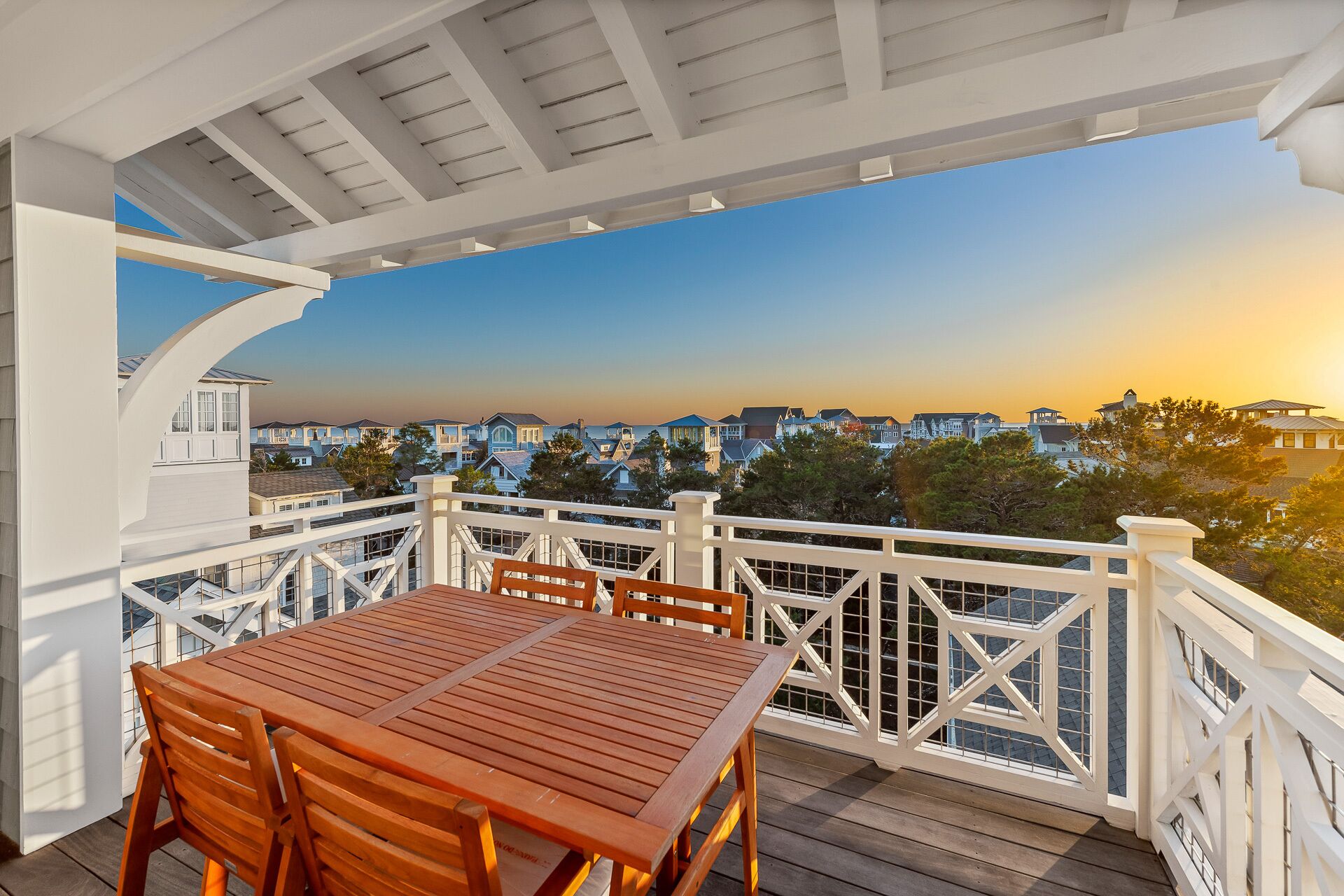 Book Now for Fall Stays! Golf Cart! Private Pool! 5 Adult Bikes! Close to Beach!