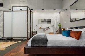 2 bedrooms, iron/ironing board, travel cot, free WiFi - New York Style Loft Living in CPT Design District (Cape Town)