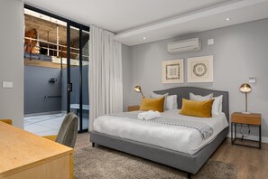3 chambres, fer et planche à repasser, Wi-Fi, draps fournis