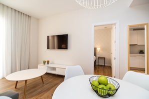 Dining - Historic Center Family Apartment (5 people) (Cádiz)