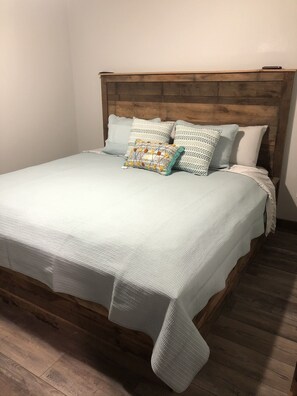 5 habitaciones, tabla de planchar con plancha y wifi gratis